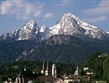 Pohodové týdny v horách s turistikou - Německo - Bavorsko - pohled na Berchtesgaden s klášterním a farním kostelem, v pozadí masiv Watzmann
