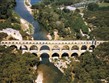 Pobytový zájezd - Francie - Provence - antický Pont du Gard, postaven roku 19 a užíván až do 19,.stol., přiváděl vodu do Nimes, 49 m vysoký a 275 m dlouhý