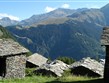 Pohodové týdny v horách s turistikou - Itálie - Madesimo - panoráma hor a kamenných střech